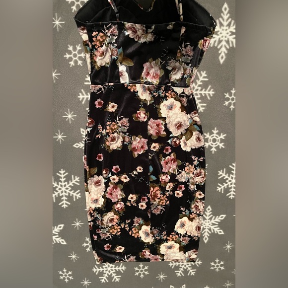 Floral Velvet Fabric Bodycon Dress - Picture 11 of 11